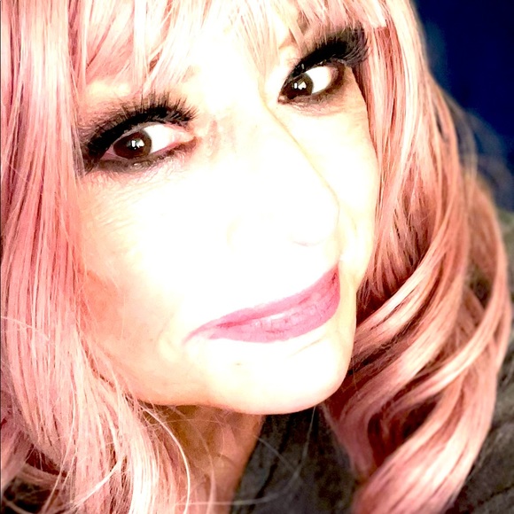 Meet your Posher, Roxanne - Picture 1 of 1